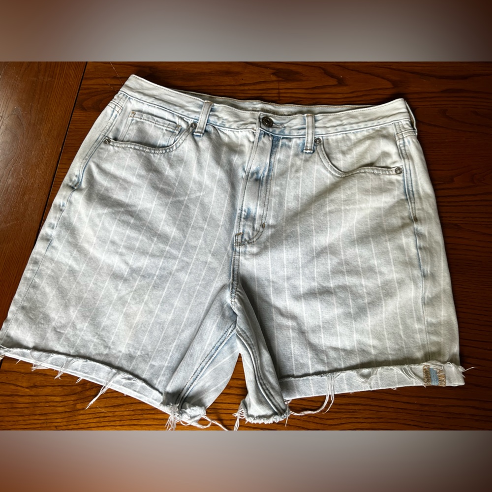 American Eagle striped Mom jean style shorts